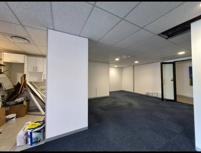 120M² OFFICE TO LET IN DUNKELD